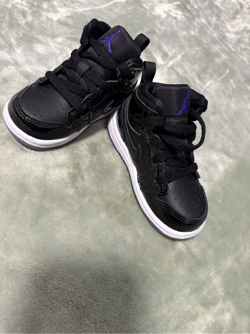 Jordan Toddlers' Black and Purple High-Top Sneakers